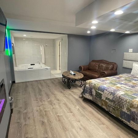 אוק לון Midway Inn & Suites מראה חיצוני תמונה