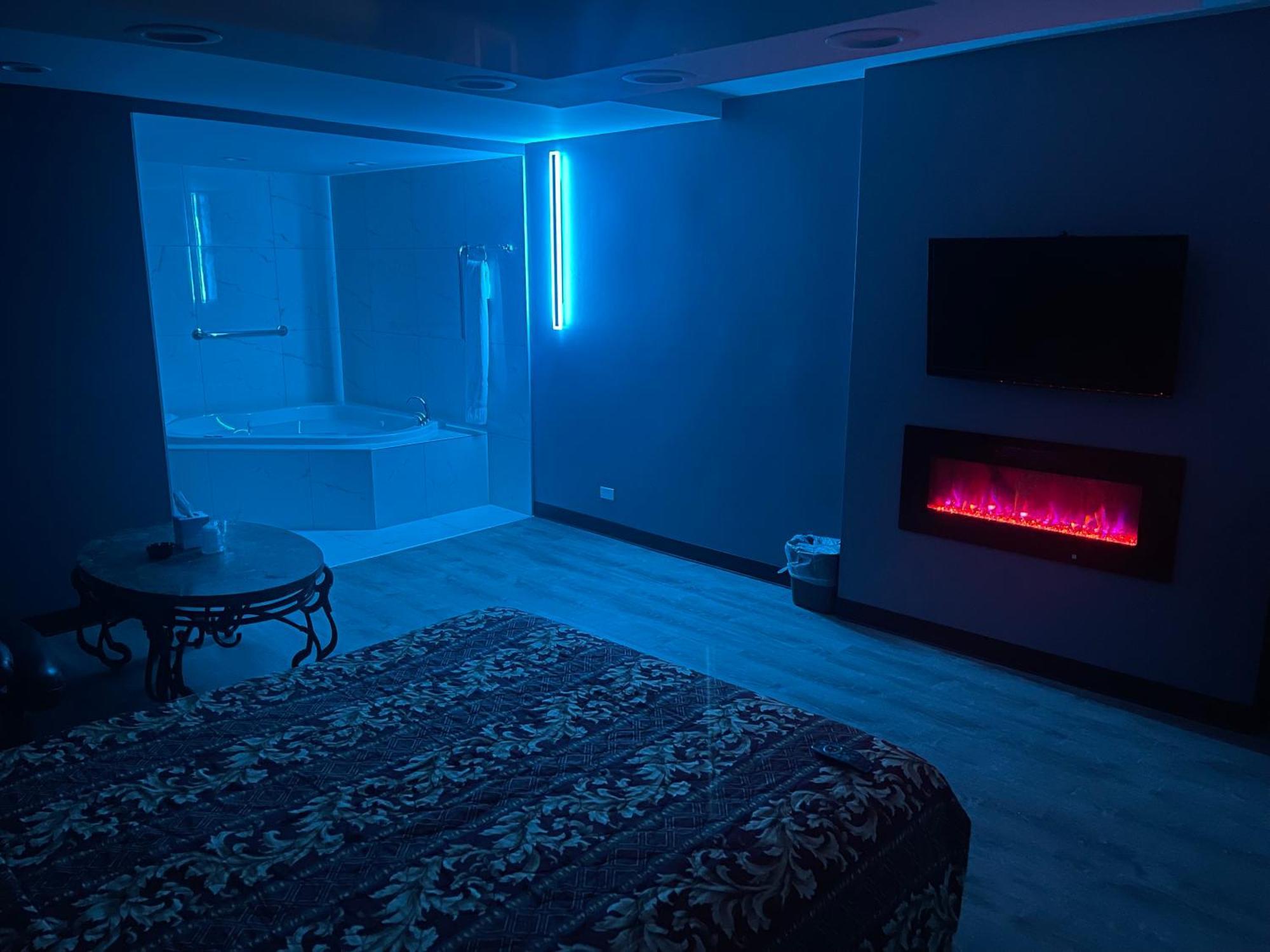 אוק לון Midway Inn & Suites מראה חיצוני תמונה