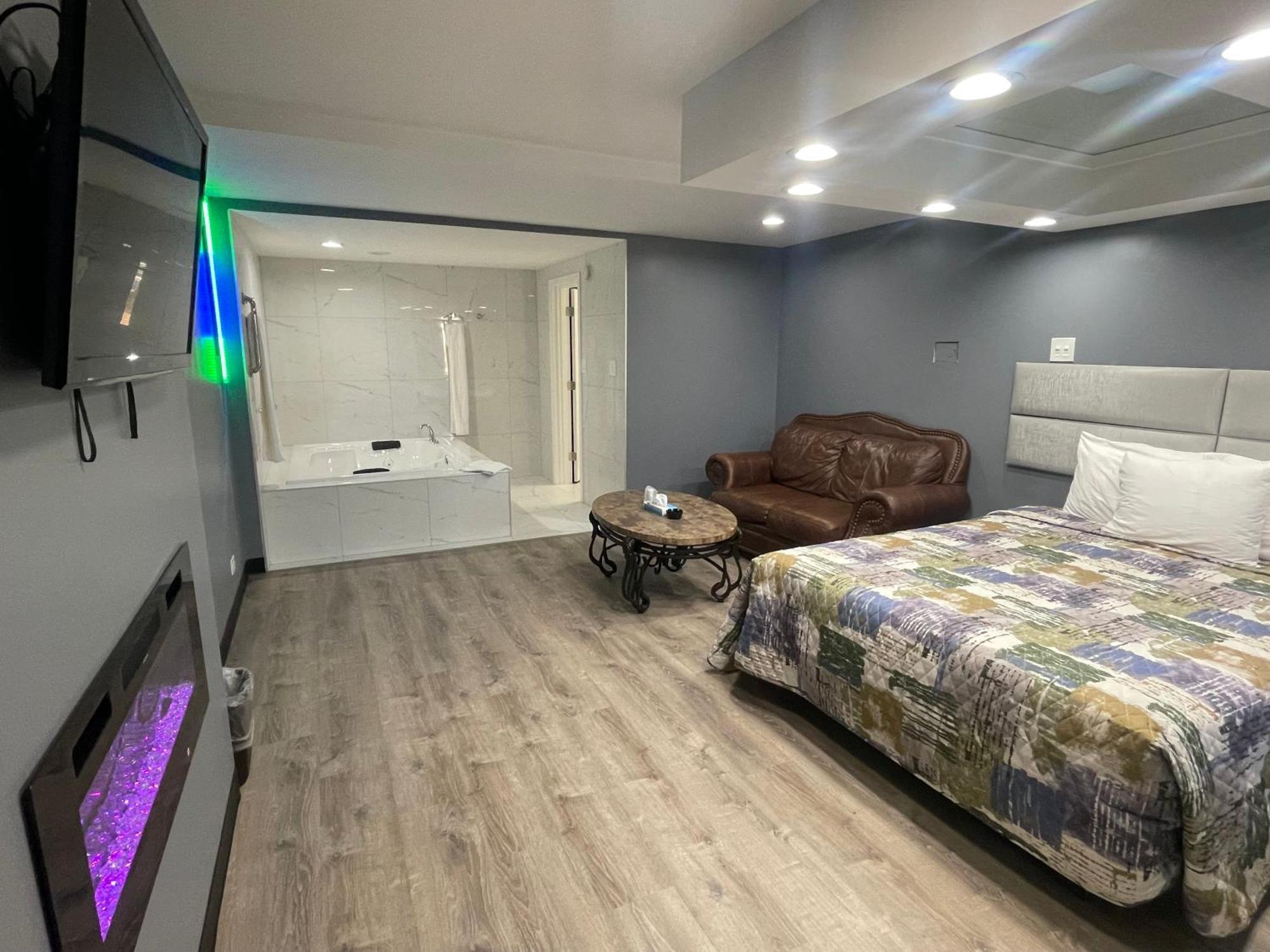 אוק לון Midway Inn & Suites מראה חיצוני תמונה